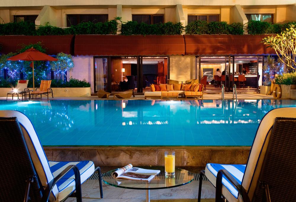 China Hotel Guangzhou - Subway Direct To Pazhou Exhibition Center, Free Shuttle During Canton Fair & Exhibitor Registration Counter Eksteriør billede The pool at the Taj Bengal