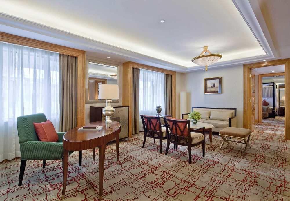 China Hotel Guangzhou - Subway Direct To Pazhou Exhibition Center, Free Shuttle During Canton Fair & Exhibitor Registration Counter Eksteriør billede A suite at the InterContinental Moscow Tretyakovskaya
