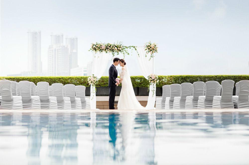 China Hotel Guangzhou - Subway Direct To Pazhou Exhibition Center, Free Shuttle During Canton Fair & Exhibitor Registration Counter Eksteriør billede Wedding at the pool