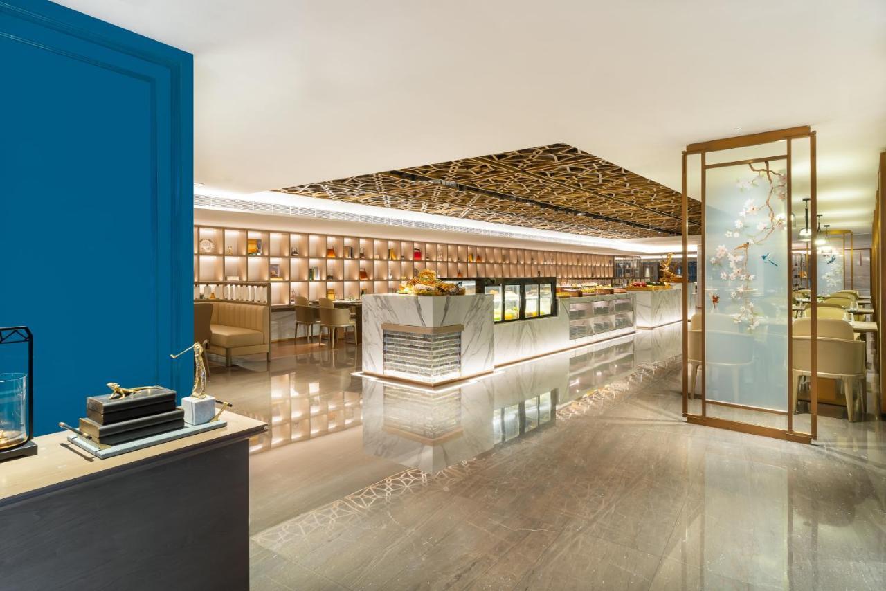 China Hotel Guangzhou - Subway Direct To Pazhou Exhibition Center, Free Shuttle During Canton Fair & Exhibitor Registration Counter Eksteriør billede The lobby of the hotel