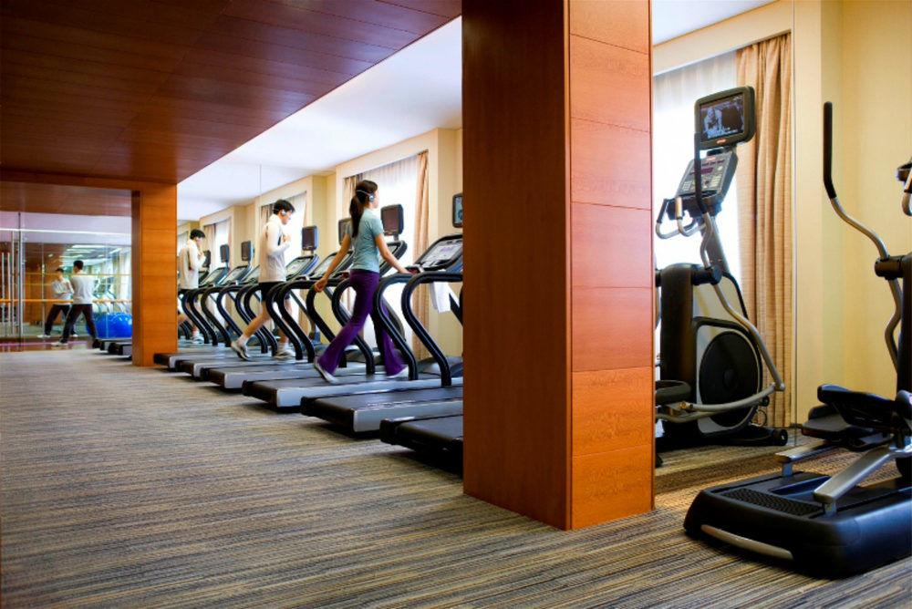China Hotel Guangzhou - Subway Direct To Pazhou Exhibition Center, Free Shuttle During Canton Fair & Exhibitor Registration Counter Eksteriør billede The gym at the InterContinental